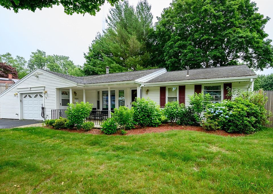 1st image of 79 Brookville Ave