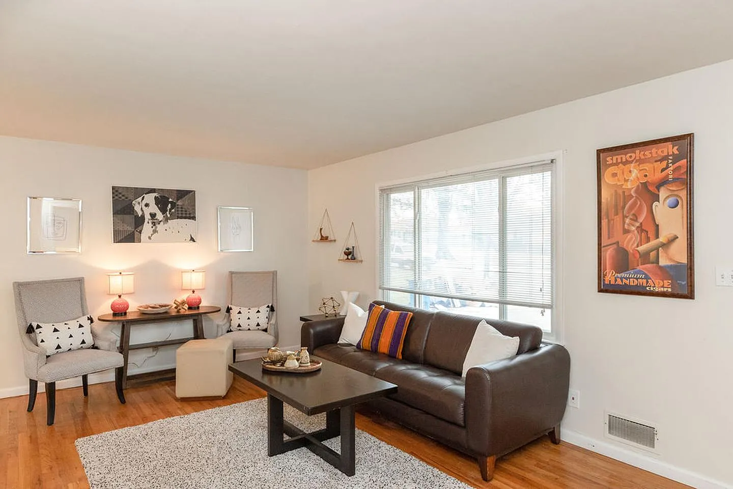 Stylish Overland Park home with modern updates and a spacious backyard — Photo 2