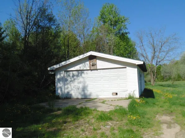 3249 60th Ave, Sears, MI 49679