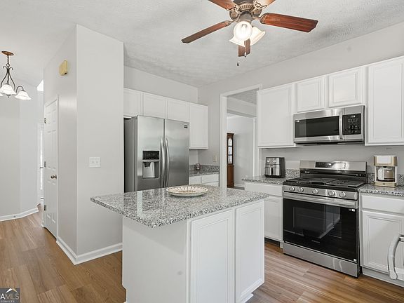 4th image of 352 Park Creek Rdg