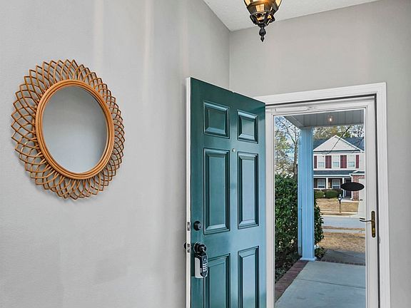 4th image of 309 Timbermill Dr