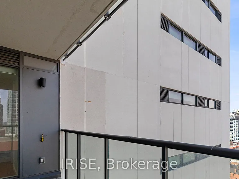 81 Wellesley St E #1808 — Photo 16
