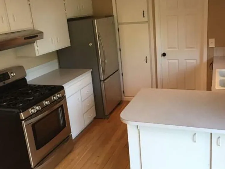 3490 NE Dorchester Way — Photo 3
