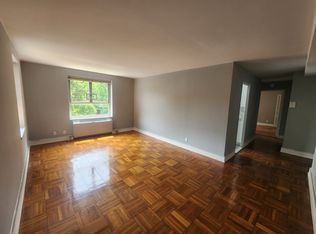 19515 67th Ave #D3, Fresh Meadows, NY 11365