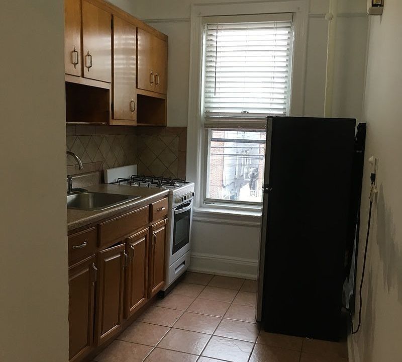 1st image of 2136 Steinway St APT 1