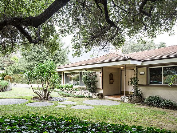 2nd image of 2010 Carolwood Dr