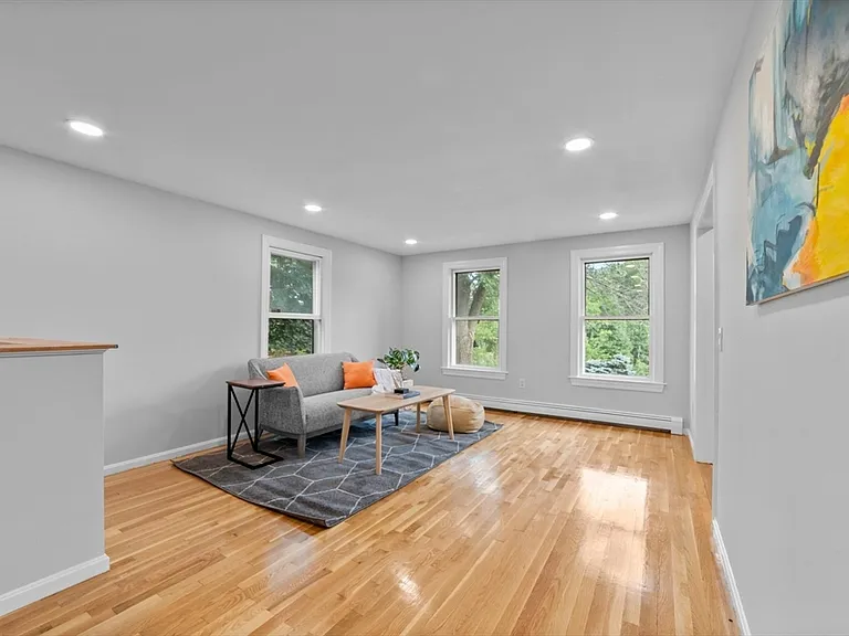 73 Arlington St — Photo 10