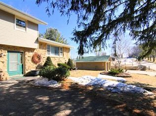 2731 Military Rd, Cross Plains, WI 53528