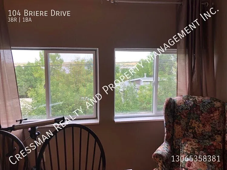 104 Briere Dr — Photo 2