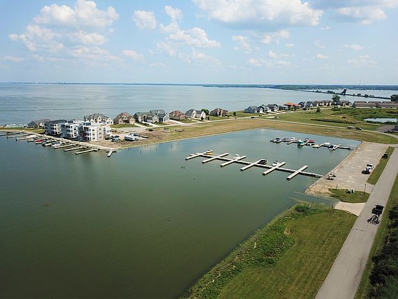 3rd image of 2578 S Waterside Ct #321