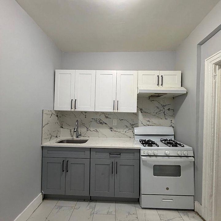 1st image of 408 Leslie St #1R