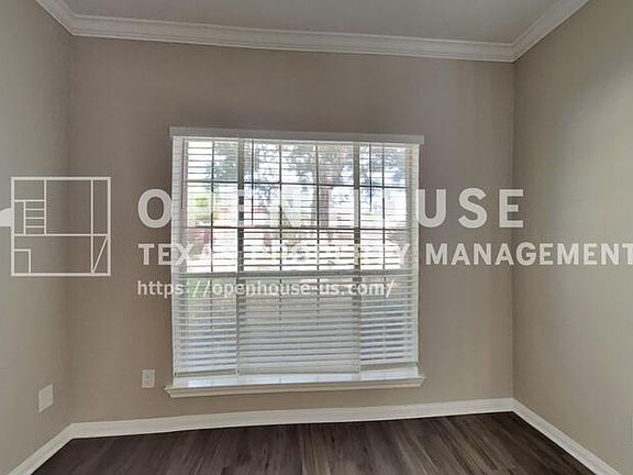 4th image of 823 Portsmouth Dr