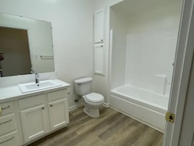 2219 Cullen Ct — Photo 8