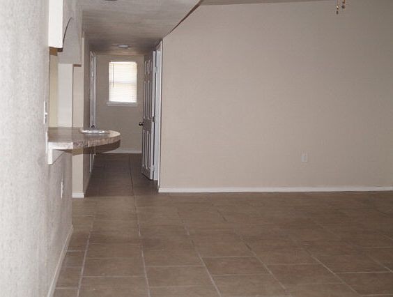 4th image of 12063 W Louise St