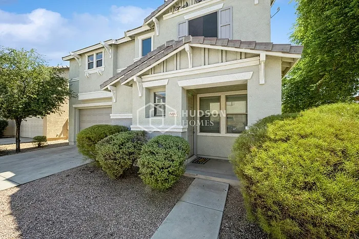 3 bed, 2.5 bath, 1602 sqft, $2,050 — Photo 4