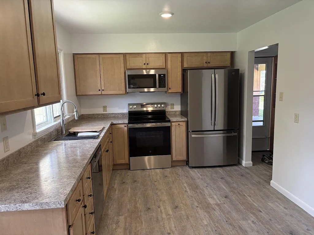 1315 Hollins Ave — Photo 3