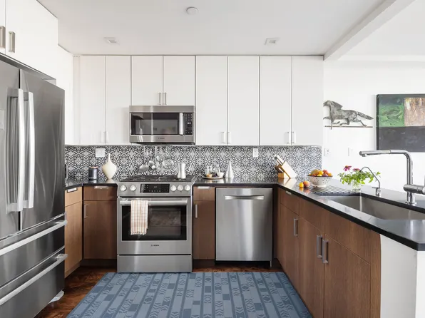 336 Saint Mark's Avenue image 4 of 10