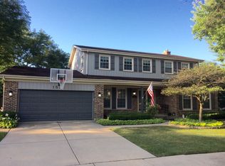 1521 Peachtree Dr, Arlington Heights, IL 60004