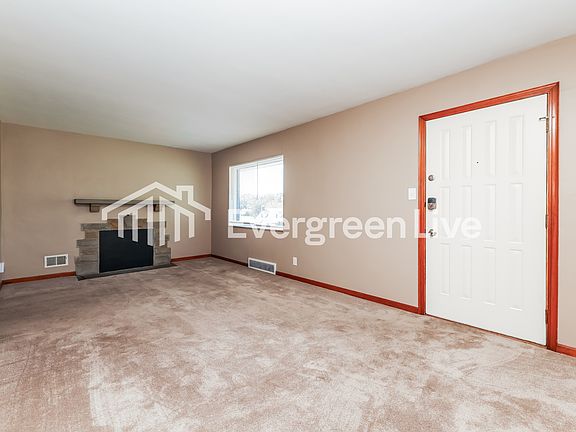 4th image of 3826 E 4th St
