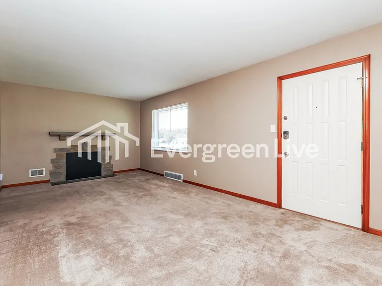 3826 E 4th St — Photo 4