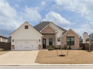 4330 Fox River Ln, Bryan, TX 77802