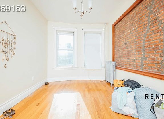 4th image of 593 Franklin Ave #3B