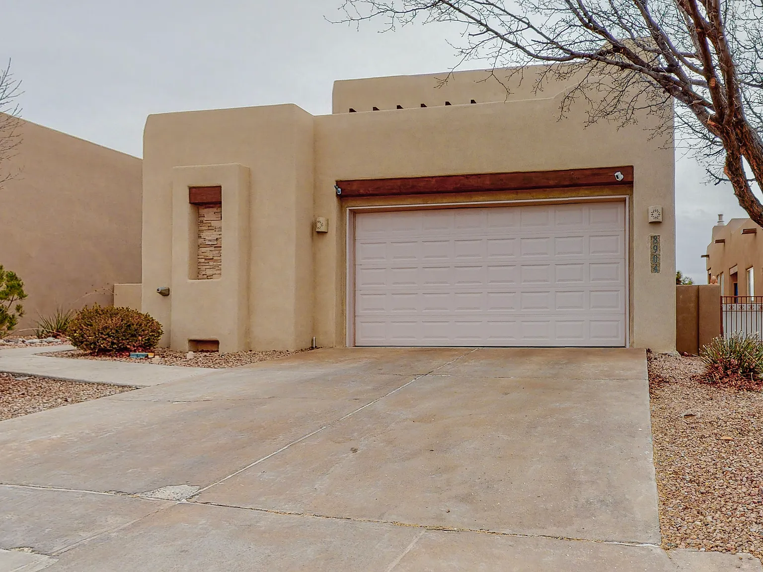 4 bed, 2557 sqft, $3,995 — Photo 1