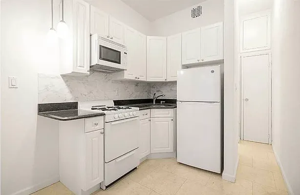 Rented by Corcoran | media 3