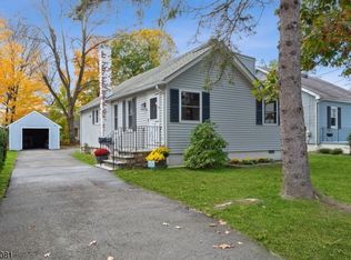 60 Maple Ave, Morris Plains, NJ 07950