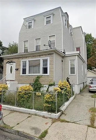 Building Photo - 9019 Fulton Ave #3