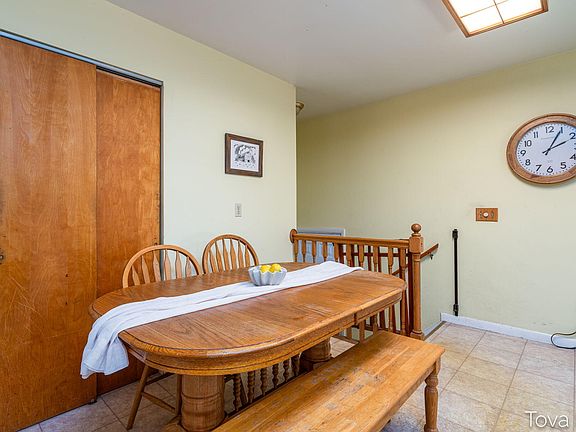 5th image of 1111 Bretton Dr