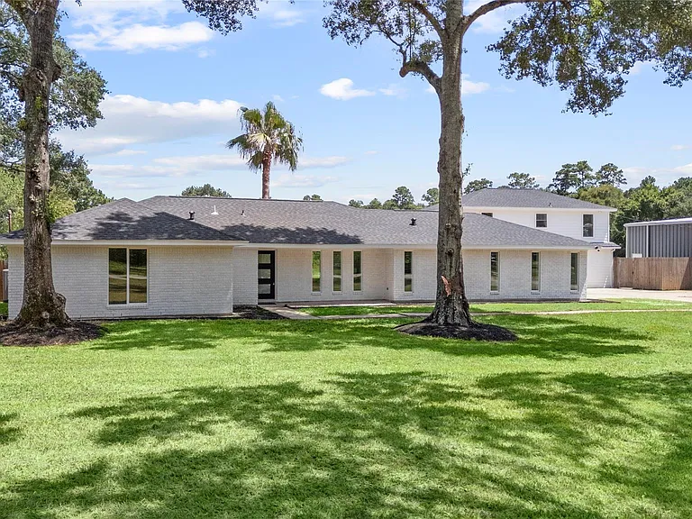 12019 Beth Ln — Photo 2