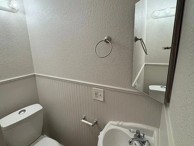 1529 10th Ave #2 — Photo 5