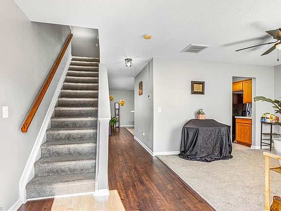 3rd image of 2114 Gramercy Park Dr