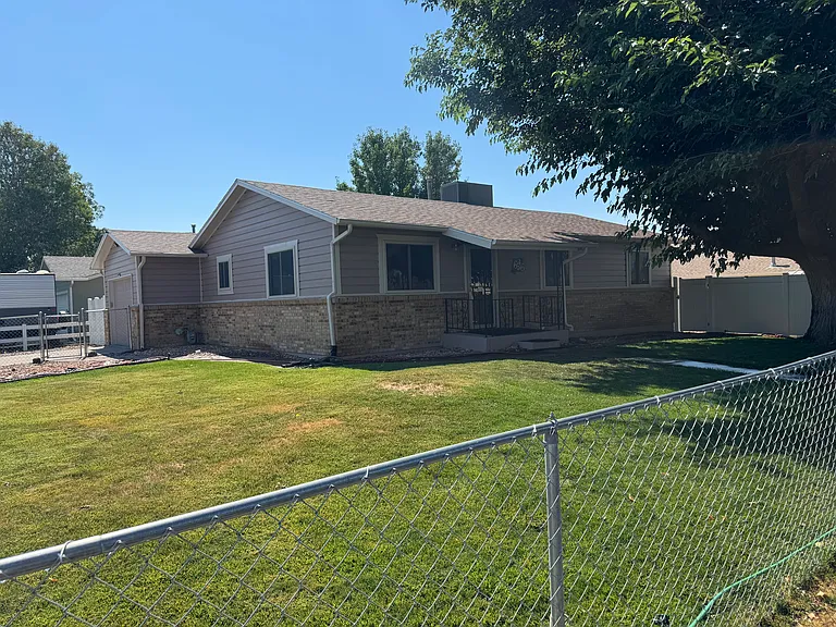 636 Starlight Dr — Photo 12