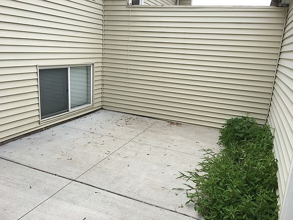 3rd image of 8941 Ironwood Ave S