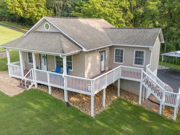 2135 5th St, Radford, VA 24141