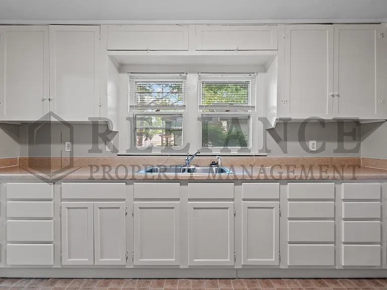 232 S Sedgwick St — Photo 12