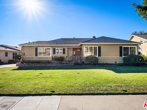 3rd image of 8033 El Manor Ave