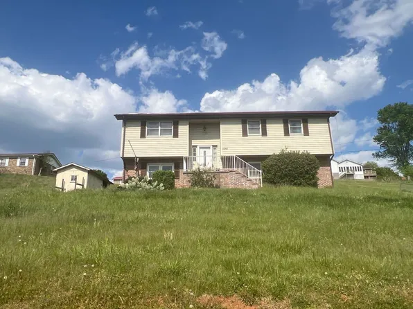 2638 Banner St, Saint Paul, VA 24283
