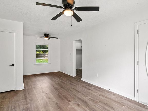 4th image of 5502 Essex Rd
