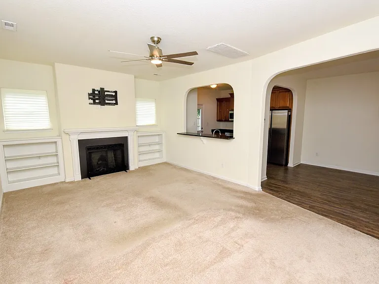 4115 Franklin St — Photo 56