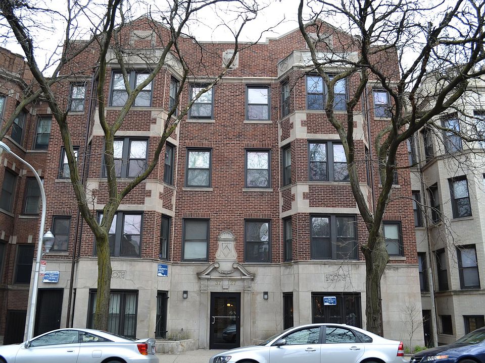 1st image of 3727 N Pine Grove Ave APT 211