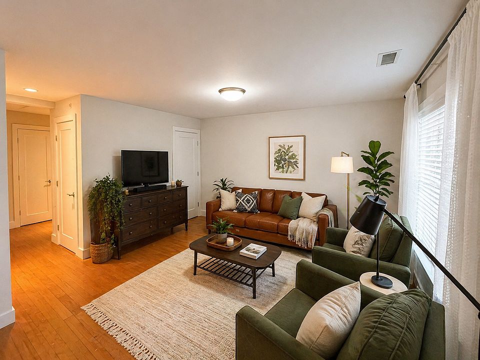 1st image of 16 Brick Walk Ln Suite 1