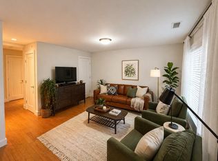 16 Brick Walk Ln Suite 1, Farmington, CT 06032
