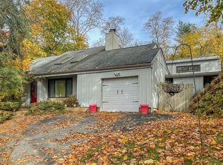 4 Cardinal Ct, Huntington, NY 11743