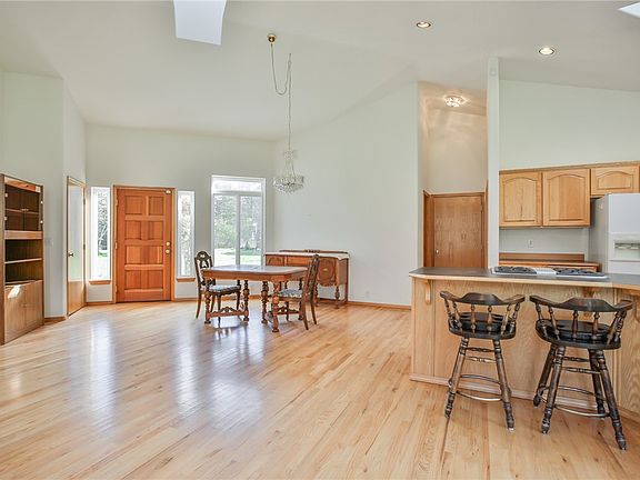 4th image of 15619 16th Ave NW