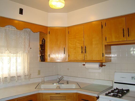 4th image of 3227 Parkside Ave