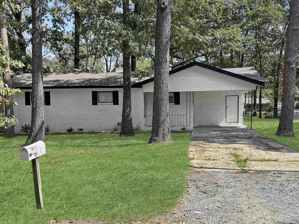 311 Jackson Dr, Pine Bluff, AR 71602
