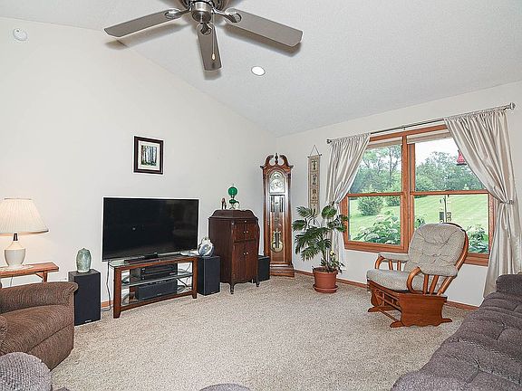 4th image of 10134 Blue Spruce Dr